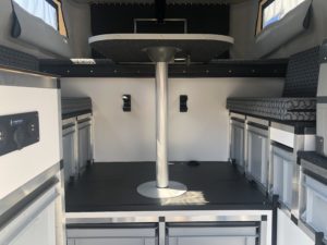 Four Wheel Overlander von DUX Camper